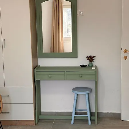 Tsanis スキアトスタウン